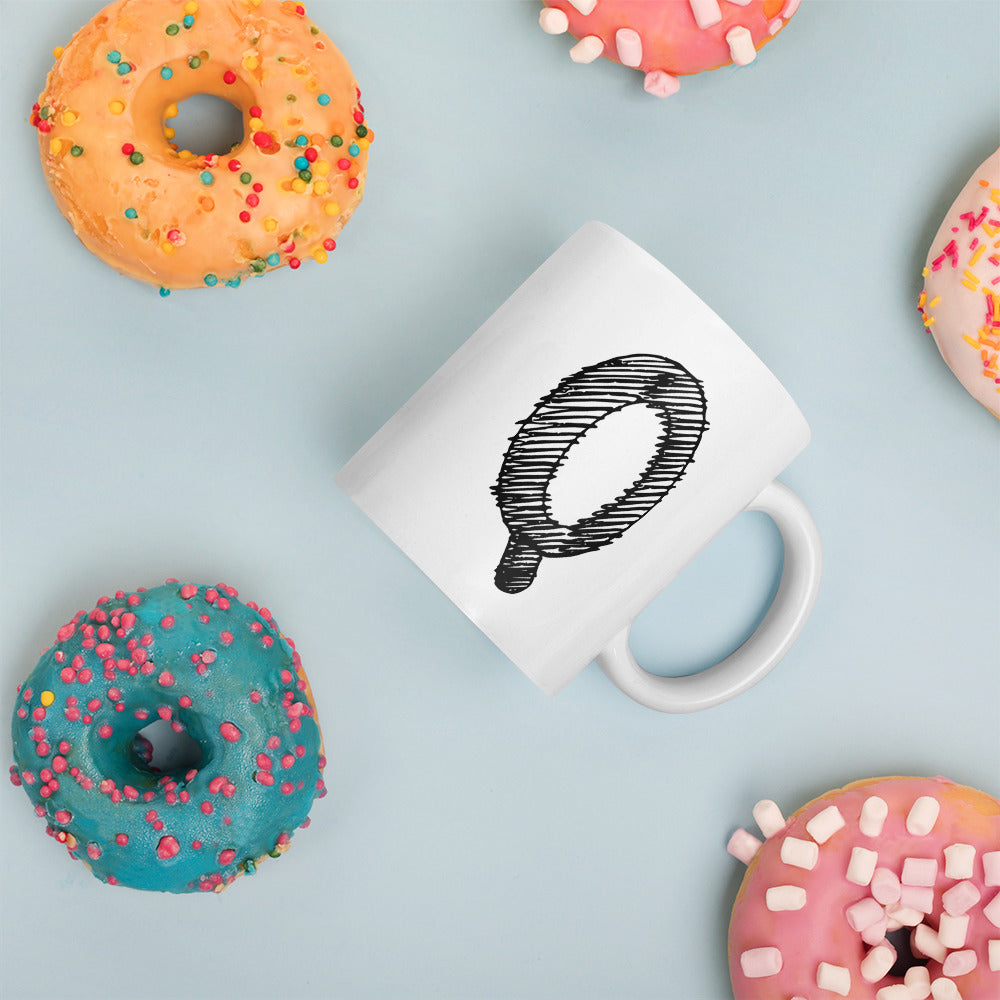 NEOKLASSISCHER BUCHSTABEN "Q" Weiße, glänzende Tasse