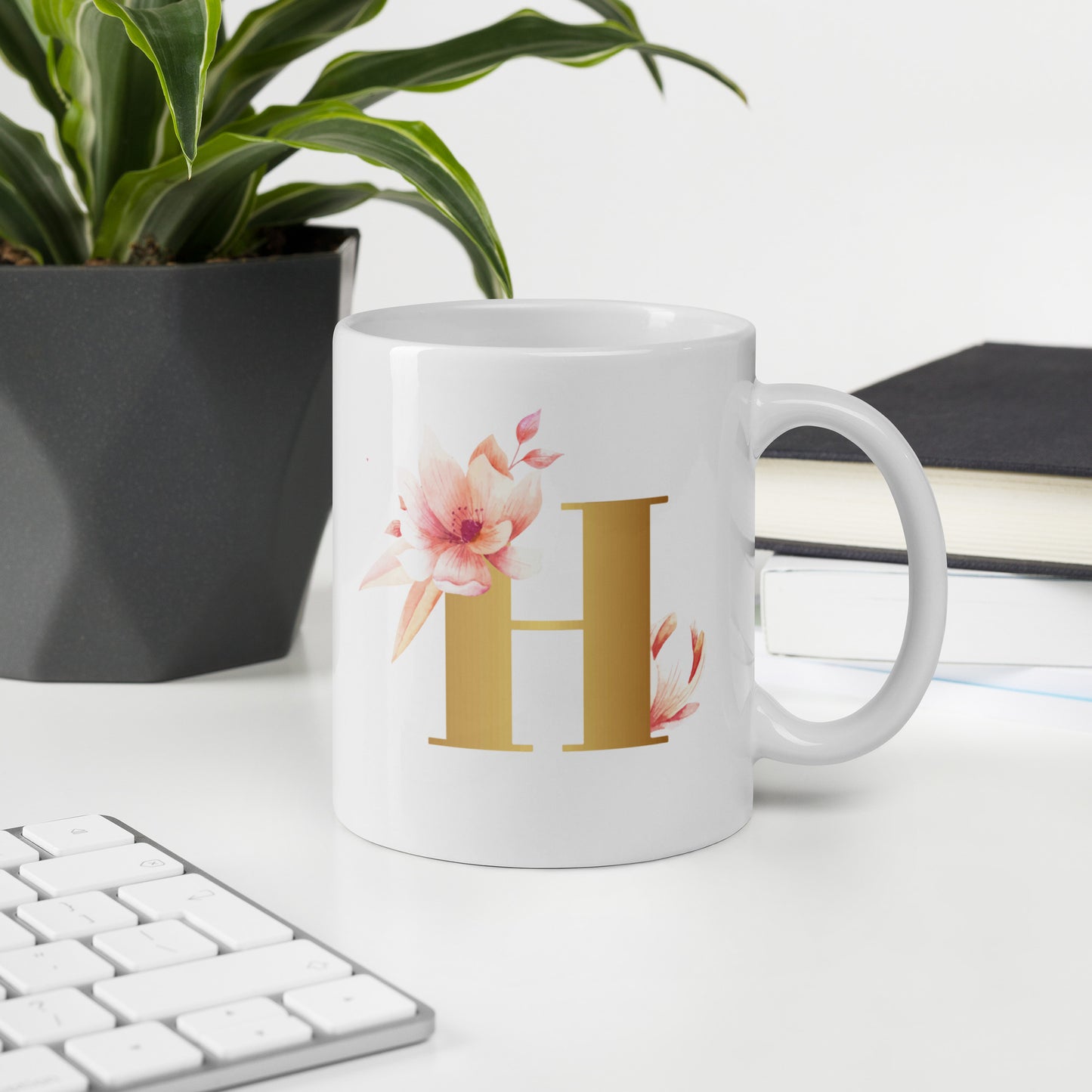 Tasse mit Buchstabe | Tasse personalisiert | H| Weiße, glänzende Tasse