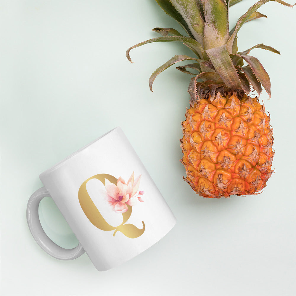 Tasse mit Buchstabe | Tasse personalisiert |Q | Weiße, glänzende Tasse