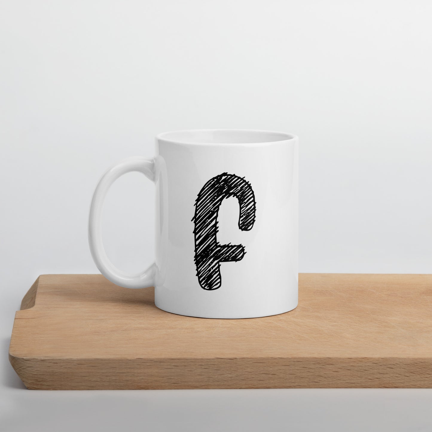 NEOKLASSISCHER BUCHSTABEN "F"Weiße, glänzende Tasse