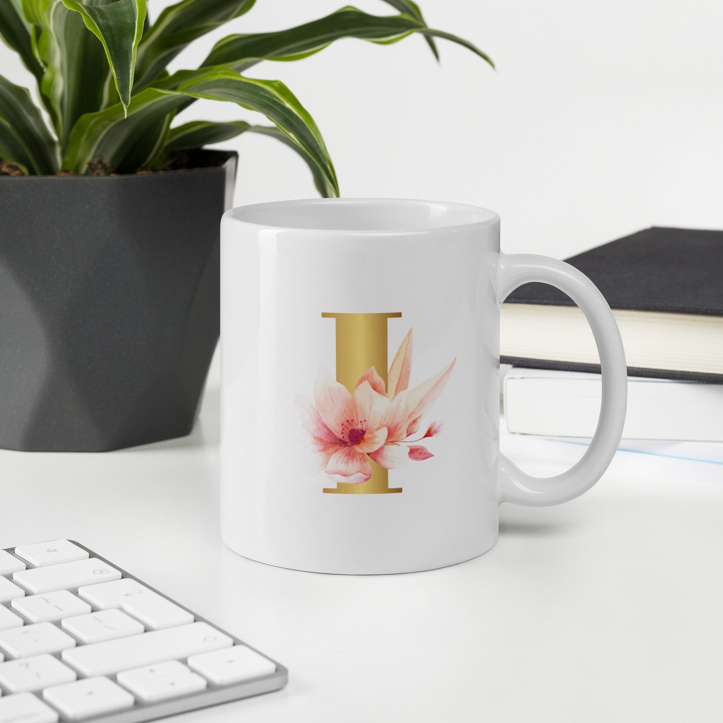 Tasse mit Buchstabe | Tasse personalisiert | I | Weiße, glänzende Tasse