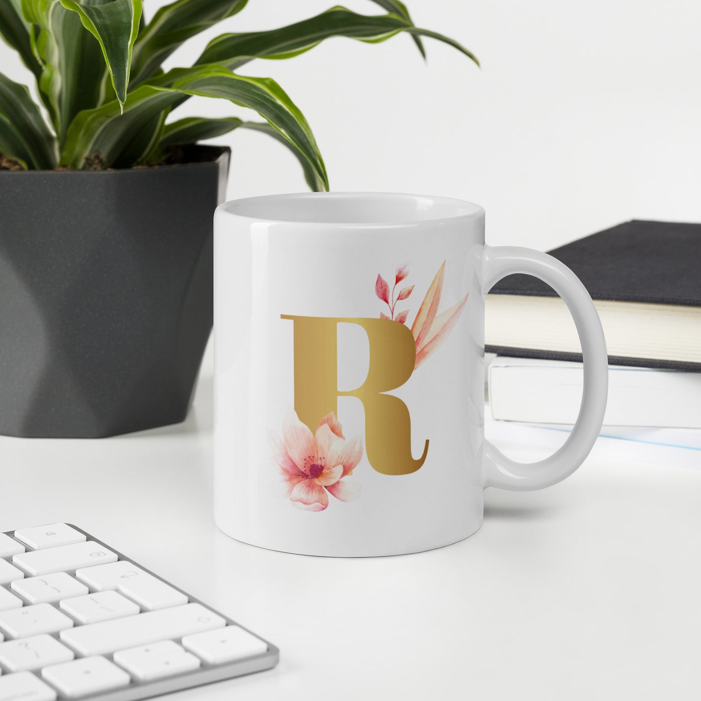 Tasse mit Buchstabe | Tasse personalisiert | R | Weiße, glänzende Tasse