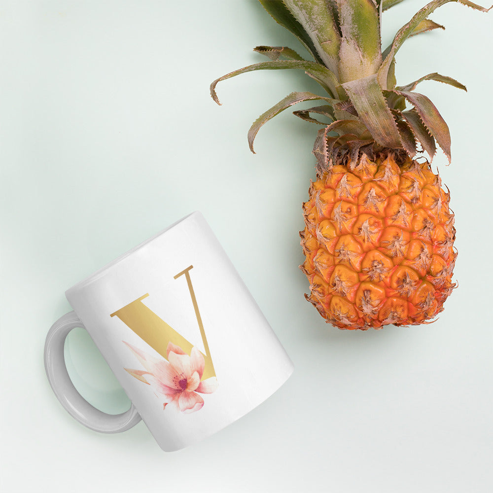 Tasse mit Buchstabe | Tasse personalisiert | V | Weiße, glänzende Tasse