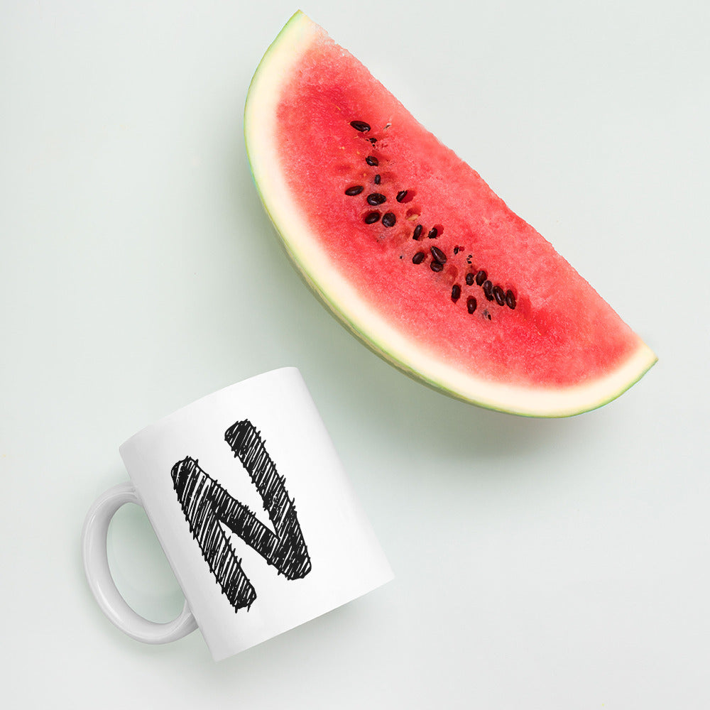 NEOKLASSISCHER BUCHSTABEN "N" Weiße, glänzende Tasse